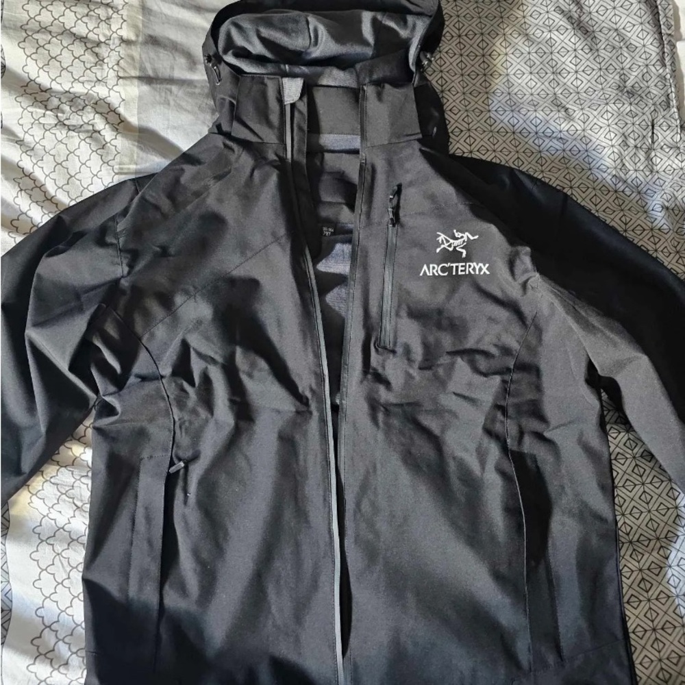 Arc'teryx Men's Black Jacket